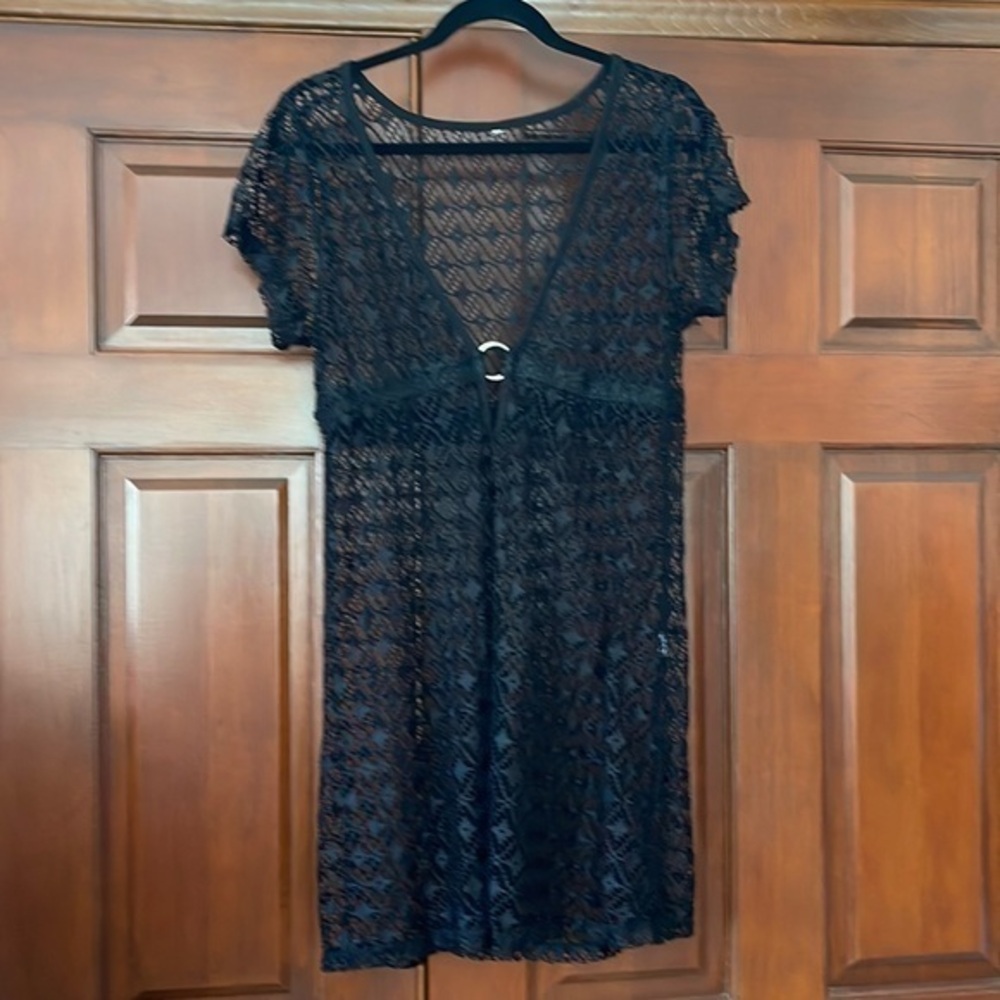 Lace ring front V-neck cover-up dress